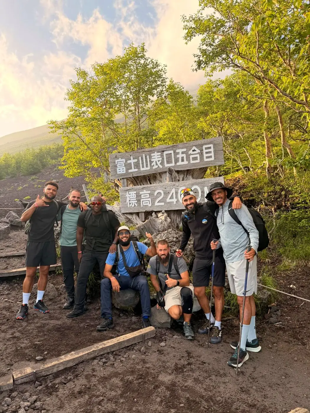 Le groupe Momiji Travel à la 5e station du mont Fuji