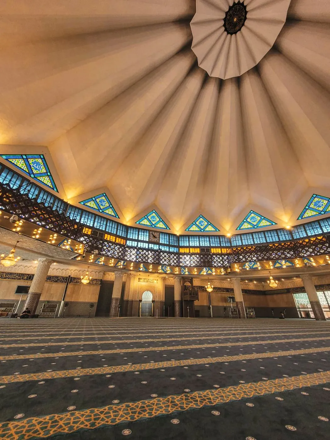 Salle de prière de la mosquée nationale de Malaisie